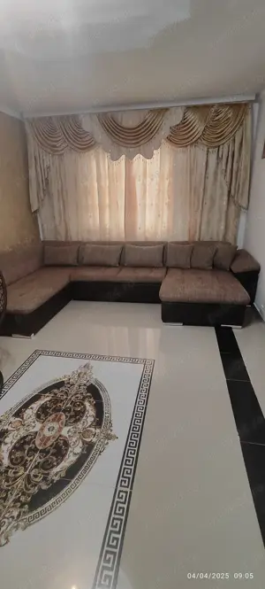 Canapea in forma de U