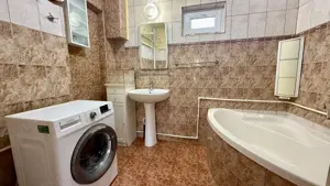 Casă cu curte, zona semi-centrală Giurgiu  - imagine 8