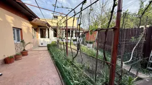 Casă cu curte, zona semi-centrală Giurgiu  - imagine 2