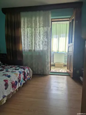 Vand apartament 3 camere