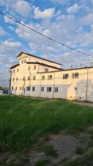 Închiriere clădire 1.700 mp Pucioasa + curte 3.000 mp   ideală pentru producție sau servicii.