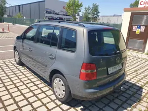 vw touran 1,6 benzină mpi  102 cp - imagine 4