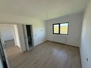 Vânzare casă 5 camere - Păuleștii Noi (zona Spitalului Mediurg) - imagine 12