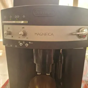 Expresor de cafea automat Delonghi Magnifica  - imagine 2
