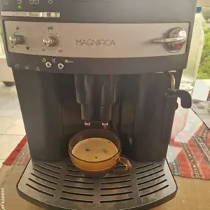 Expresor de cafea automat Delonghi Magnifica  - imagine 3