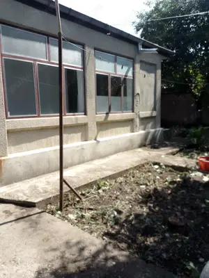 Casa cu utilități zona centrala  - imagine 2
