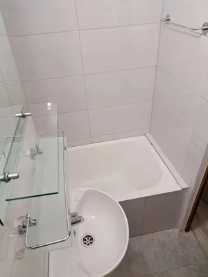 Se ofera spre inchiriere garsoniera in zona Aparatorii Patriei - imagine 3