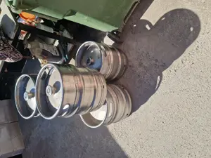 vînd butoaie inox 30l cu filet pentru vin sau țuică