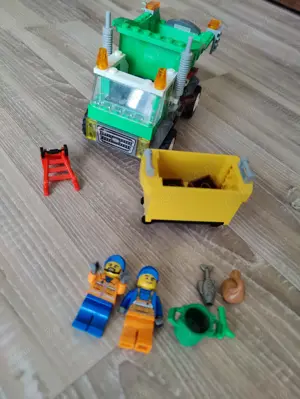 LEGO Juniors City 10680 - Garbage Truck
