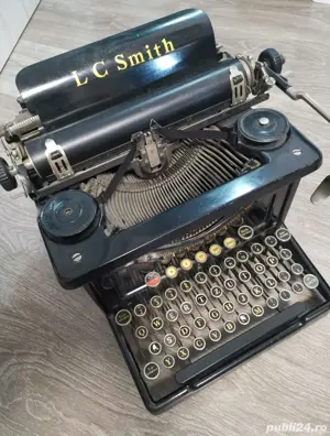Mașina de scris Lc Smith and Corona