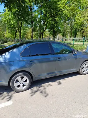 vând autoturism Skoda rapid  - imagine 4 vând autoturism Skoda rapid  - imagine 4