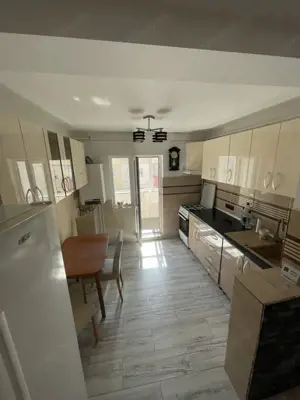 Apartament cu 2 camere de vanzare, zona centrala, et intermediar, garaj, Dej