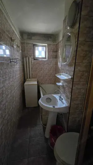 De vanzare apartament cu 3 camere in Calea Martirilor  - imagine 2