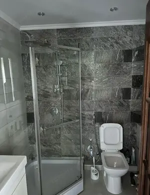 De inchiriat apartament cu 2 camere in Floresti