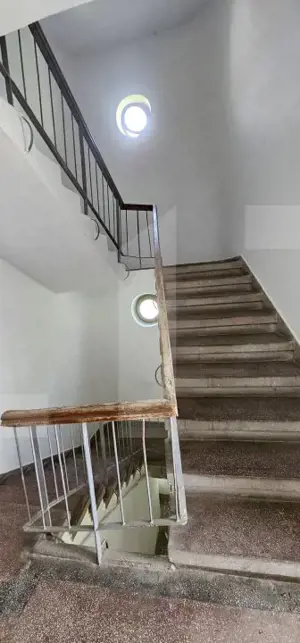 Casa cu 2 apartamente de 3 camere in centru - imagine 8
