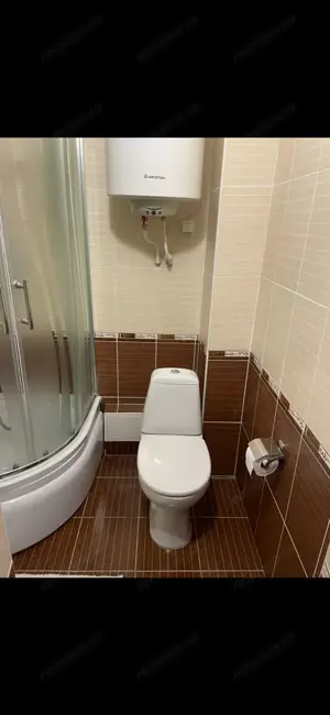 Ofer spre inchiriere garsoniera in zona Aparatorii patriei