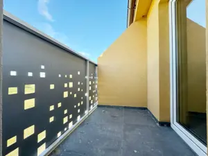 Apartament 3 camere, 8 locuri de parcare, decomandat,55mp utili -Giroc - imagine 11