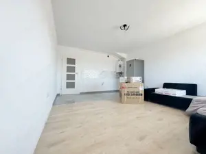 Apartament 3 camere, 8 locuri de parcare, decomandat,55mp utili -Giroc