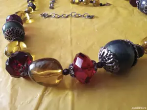 4 șiraguri de mărgele din anii 80