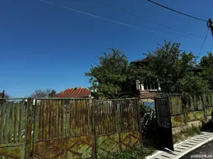 Casa batraneasca de vanzare