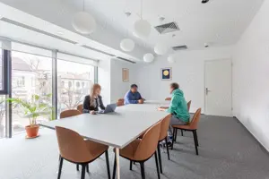 Rezervați un loc de muncă rezervat în colaborare, în Spaces Campus 6