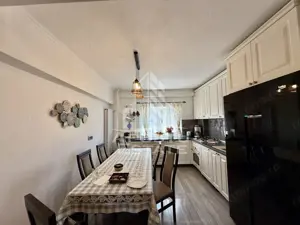 Apartament 3 camere, renovat, vedere panoramica, zona Simion Barnutiu - imagine 5 Apartament 3 camere, renovat, vedere panoramica, zona Simion Barnutiu - imagine 5