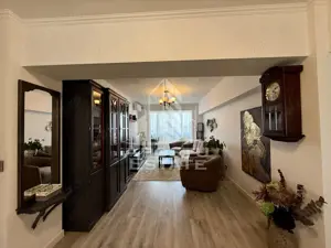 Apartament 3 camere, renovat, vedere panoramica, zona Simion Barnutiu - imagine 2 Apartament 3 camere, renovat, vedere panoramica, zona Simion Barnutiu - imagine 2