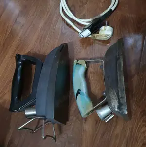 Fier de calcat vechi. - imagine 3