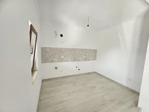 La cheie. Disponibil imediat. Despartit prin camera tehnica - imagine 2