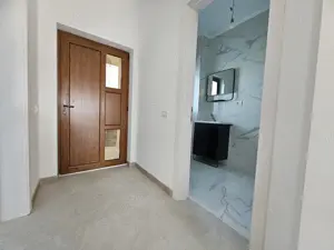 La cheie. Disponibil imediat. Despartit prin camera tehnica - imagine 13