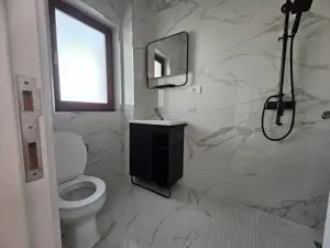 La cheie. Disponibil imediat. Despartit prin camera tehnica - imagine 16