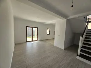 La cheie. Disponibil imediat. Despartit prin camera tehnica - imagine 3