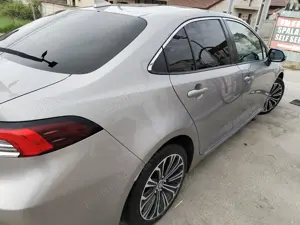 Toyota corola hibrid 