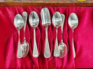 set 7 lingurite + ornament din argint in cutie vintage din lemn - imagine 2