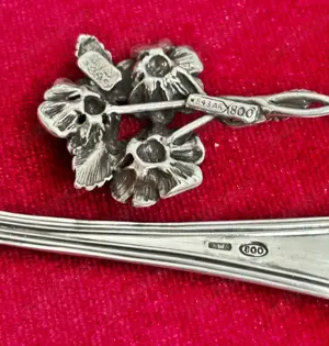 set 7 lingurite + ornament din argint in cutie vintage din lemn - imagine 4