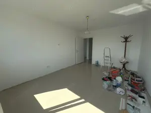 Renovat integral, luminos, etaj intermediar ! - imagine 14