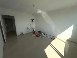 Renovat integral, luminos, etaj intermediar ! - imagine 15