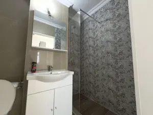 Renovat integral, luminos, etaj intermediar ! - imagine 11