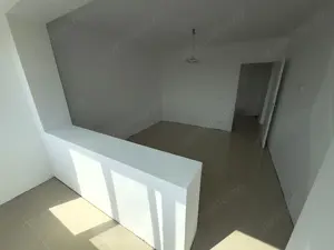 Renovat integral, luminos, etaj intermediar ! - imagine 4