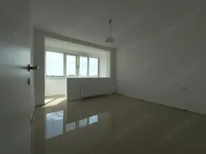 Renovat integral, luminos, etaj intermediar ! - imagine 2