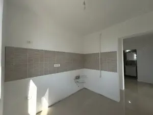 Renovat integral, luminos, etaj intermediar ! - imagine 9