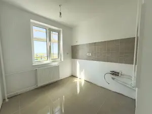 Renovat integral, luminos, etaj intermediar ! - imagine 6