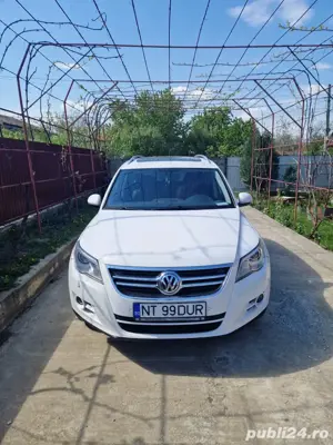 vând      w tiguan 4x4