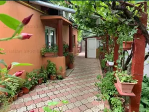 Casa Pretabila 2 familii teren 400 mp deschidere 12 m Brailita