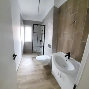 1\2 Duplex Utvin P+E,5 Camere,2 Bai,Toate Utilitatile - imagine 6