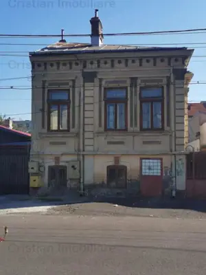 Casa Demisol si Etaj construiti=150 mp, Ultracentral -indiviziune