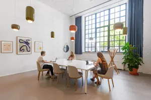 Acces la spații de birou profesionale în Regus Central Business Plaza Tower 3 - imagine 5