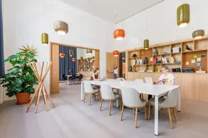 Spațiu de birou privat pentru 2 persoane în Regus Central Business Plaza Tower 3