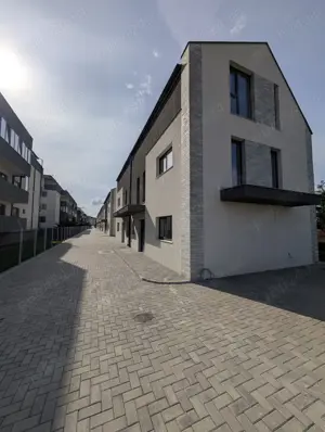 Casă tip duplex cu 4 camere de vânzare în Florești, Comision 0 - imagine 3