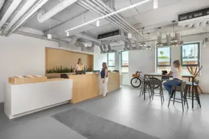 Spațiu de birou privat pentru 3 persoane în Regus Iulius Business Centre - imagine 4